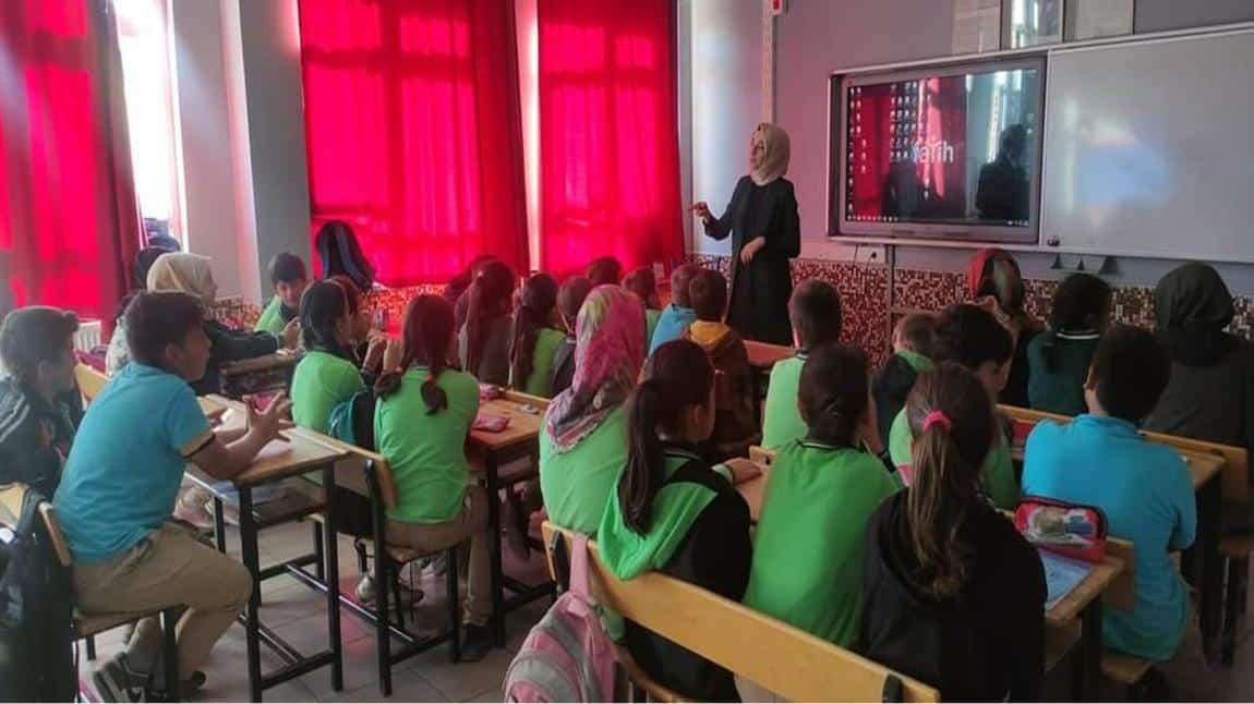 Dezavantajlı Bölgedeki Okullara Çeşitli Konularda Rehberlik Semineri Yapıldı